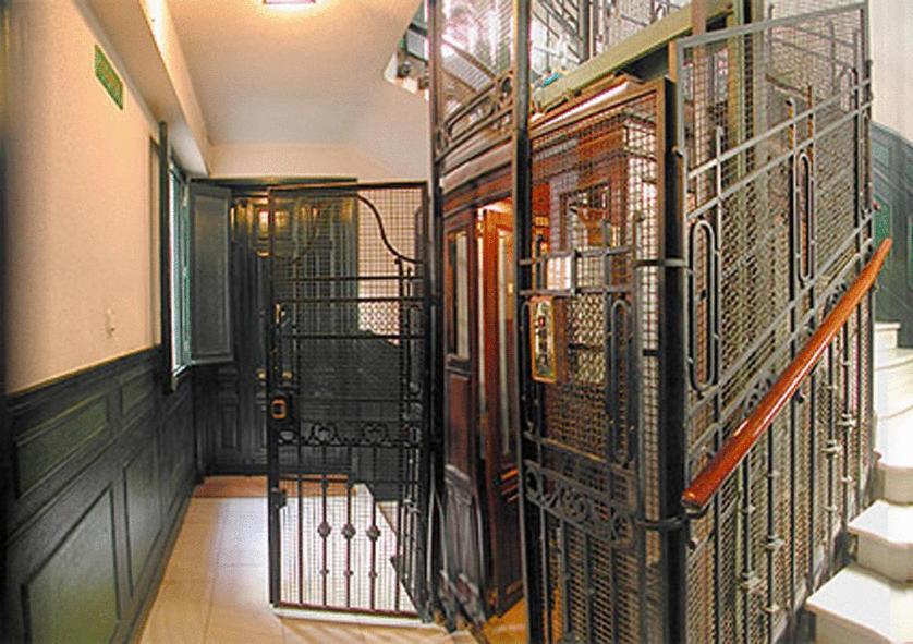 Hostal Santa Isabel Madri Exterior foto