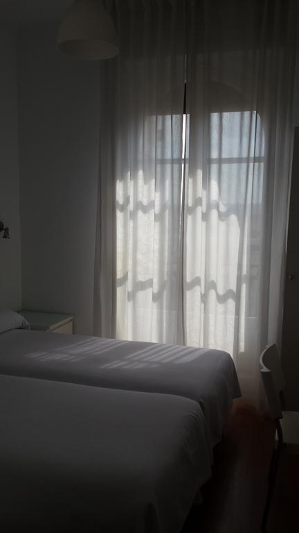 Hostal Santa Isabel Madri Exterior foto